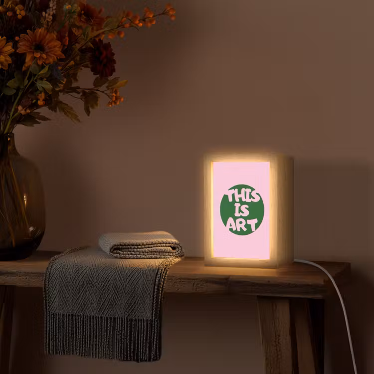 This is art - Tekst - Cirkel - Groen Light Box met kabel (Tafellamp) klein -sfeer4