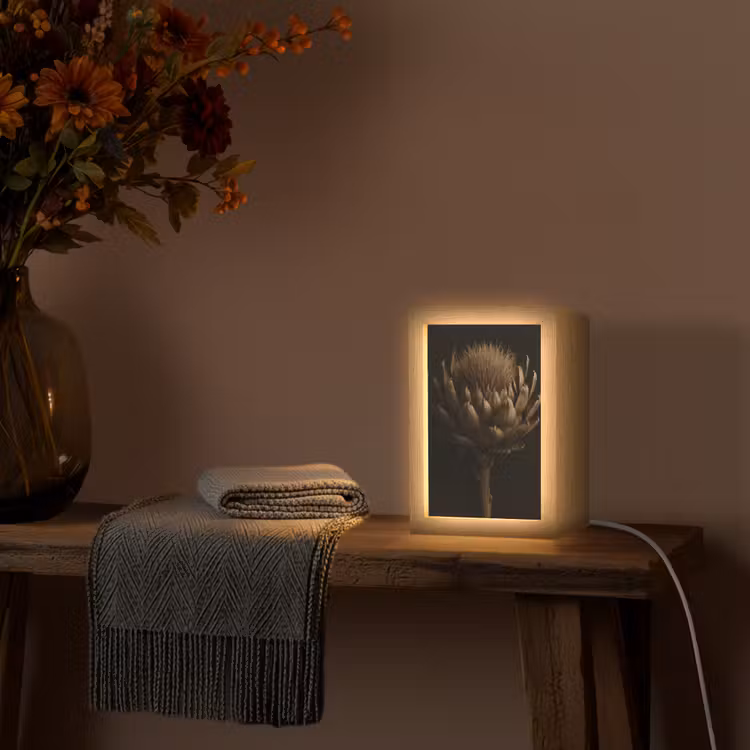 Donkerbruin - Bloem - Textuur - Artisjok Light Box met kabel (Tafellamp) klein -sfeer4