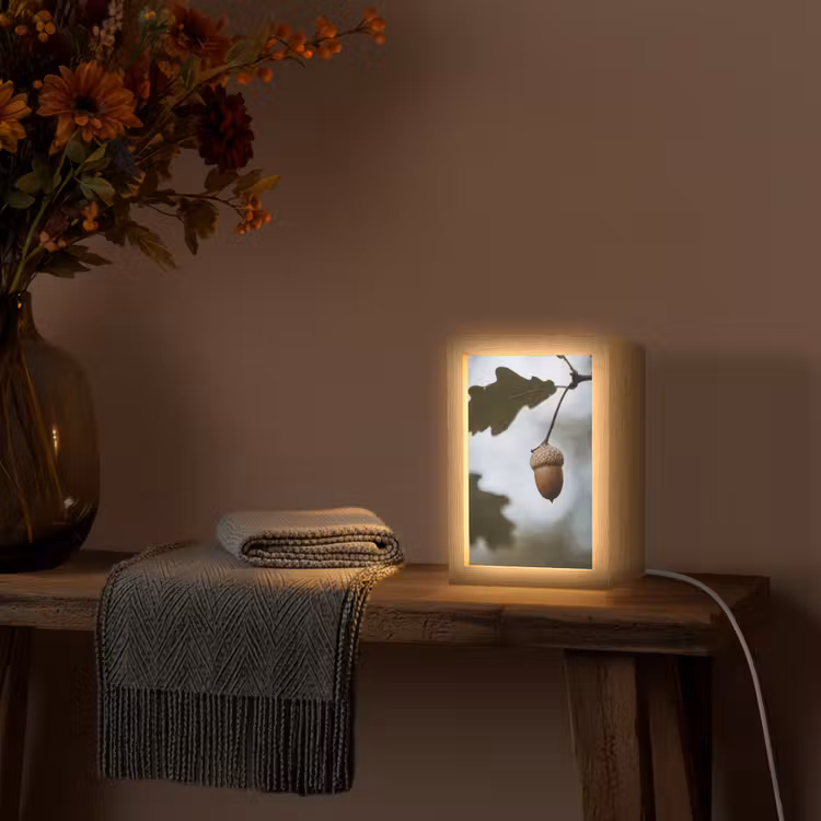 Eikel - Eikenblad - Bos - Herfst - Natuur Light Box met kabel (Tafellamp) klein -sfeer4