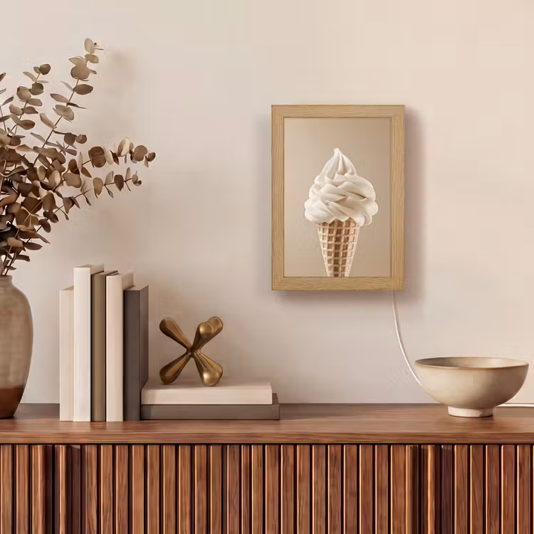 IJs - Softijs - Romig - Hoorntje - Beige Light Box met kabel (Tafellamp) klein -sfeer2