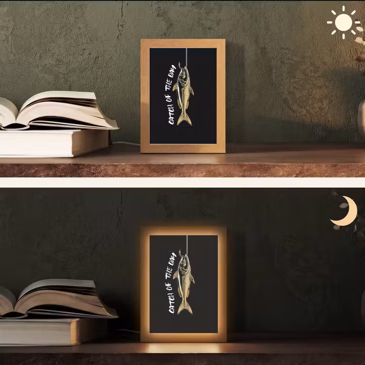 Vis - Zwart - Goud - Tekst Light Box met kabel (Tafellamp) klein -sfeer3