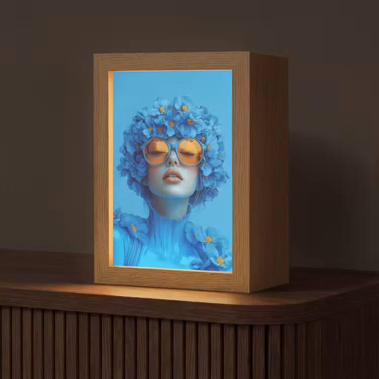 Vrouw - Bloem - Blauw - Modern - Bril - Portret Light Box met kabel (Tafellamp) klein -z3d_website