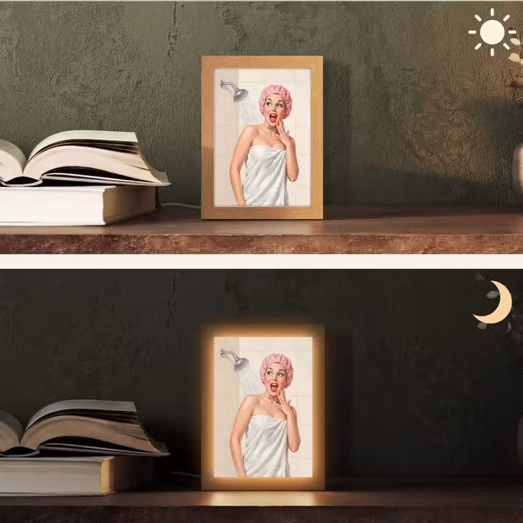 Vrouw - Douche - Roze Light Box met kabel (Tafellamp) klein -sfeer3