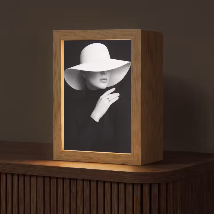 Vrouw - Hoed - Hand - Zwart - Wit - Klassiek Light Box met kabel (Tafellamp) klein -z3d_website
