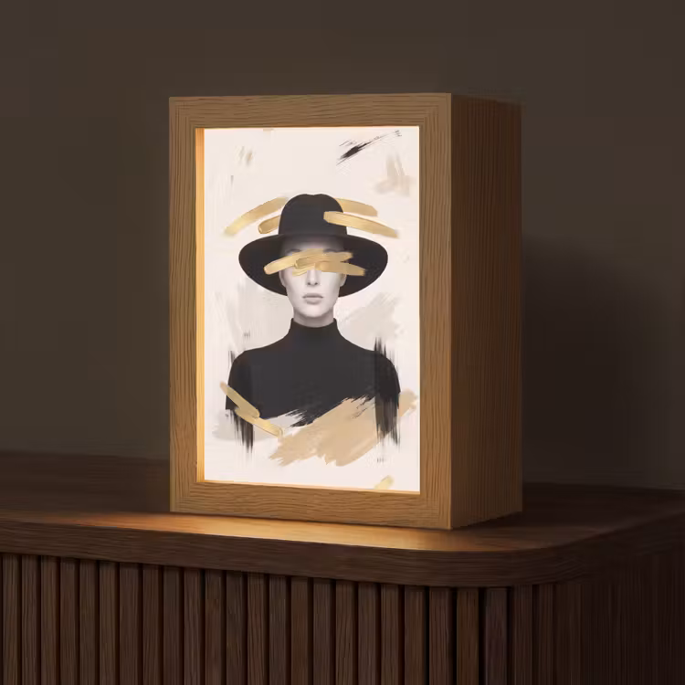 Vrouw - Portret - Modern - Goud - Kunst Light Box met kabel (Tafellamp) klein -z3d_website