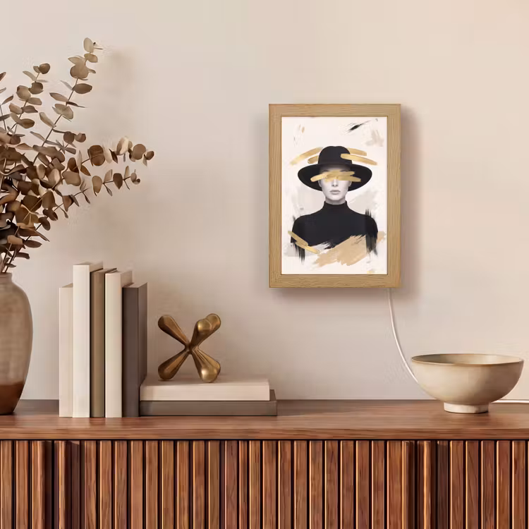 Vrouw - Portret - Modern - Goud - Kunst Light Box met kabel (Tafellamp) klein -sfeer2