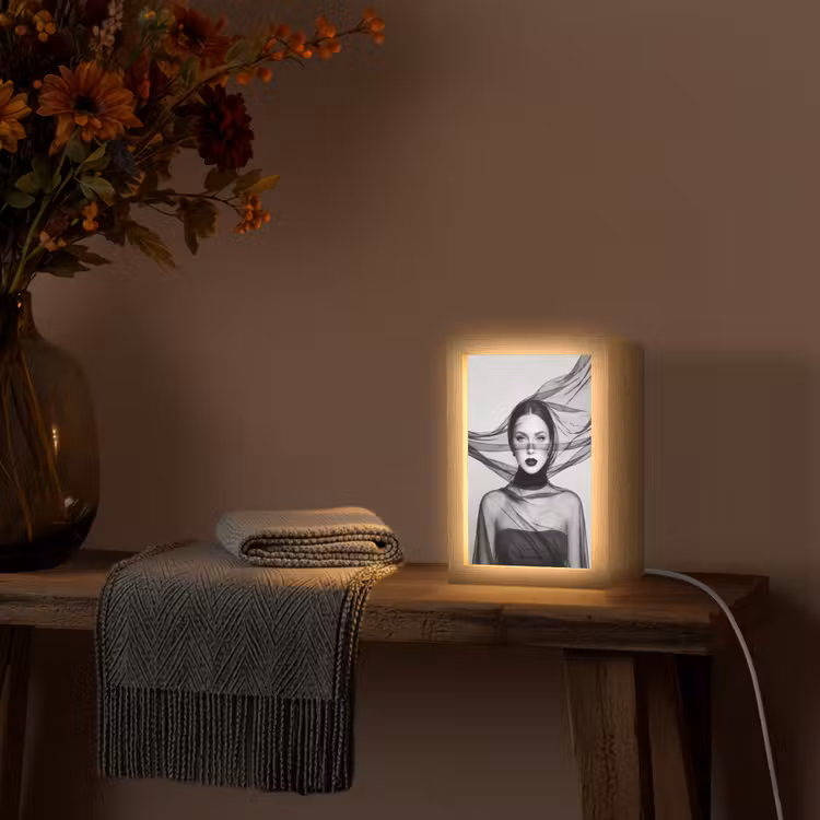 Vrouw - Sluier - Portret - Zwart - Wit - Elegant Light Box met kabel (Tafellamp) klein -sfeer4