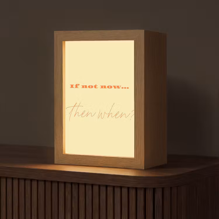 Geel - Oranje - if not now then when Light Box met kabel (Tafellamp) klein -z3d_website