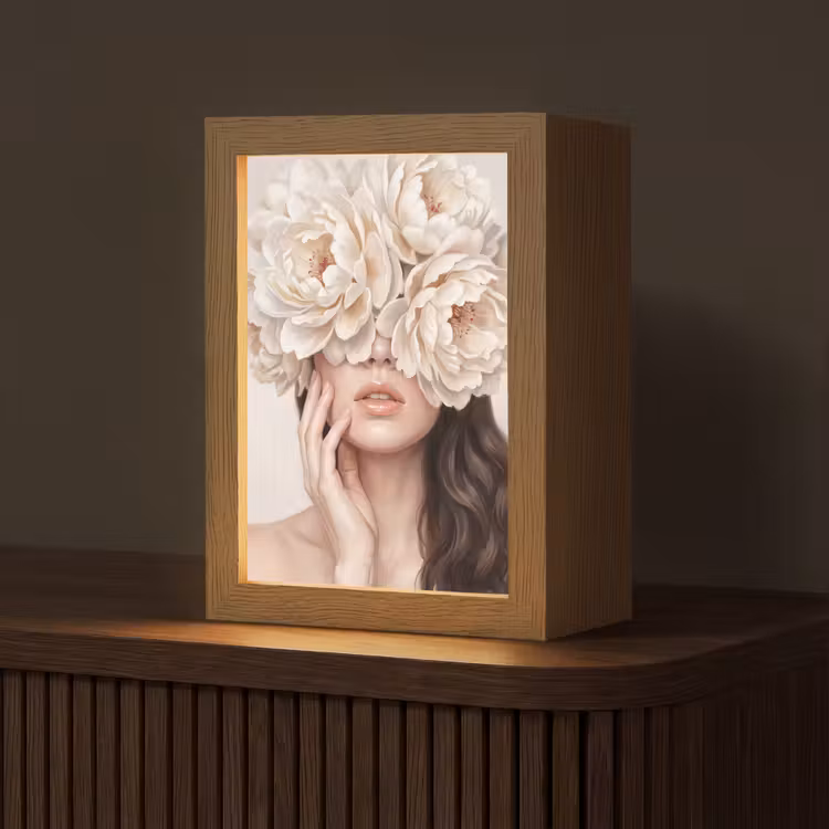 Gezicht - Pioenrozen - Crème Light Box met kabel (Tafellamp) klein -z3d_website