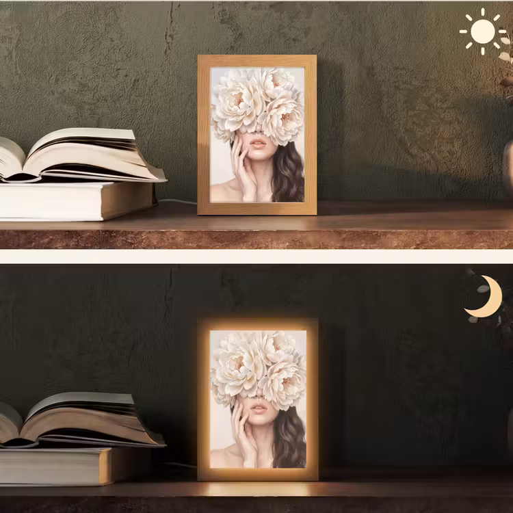 Gezicht - Pioenrozen - Crème Light Box met kabel (Tafellamp) klein -sfeer3