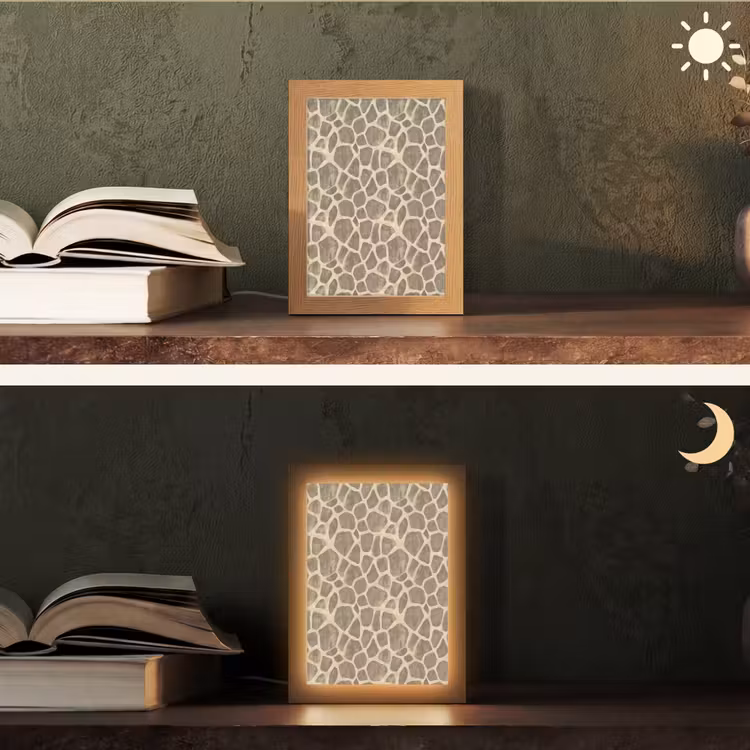 Giraf - Patroon - Beige - Bruin Light Box met kabel (Tafellamp) klein 925 -sfeer3