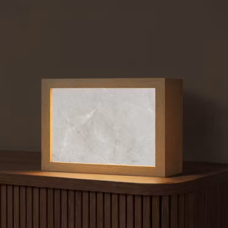 inductiebeschermer-hout-beton-2024-ferrari-uhgawkg2bh3v6ajp4-3-light-box-met-kabel-tafellamp-klein-z3d-website.jpg