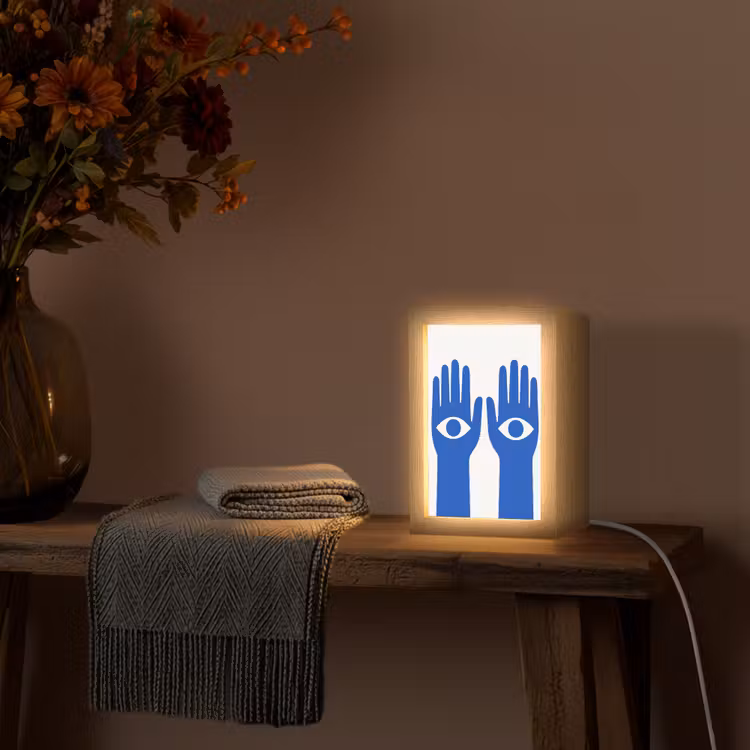 Handen - Twee - Ogen - Blauw Light Box met kabel (Tafellamp) klein -sfeer4