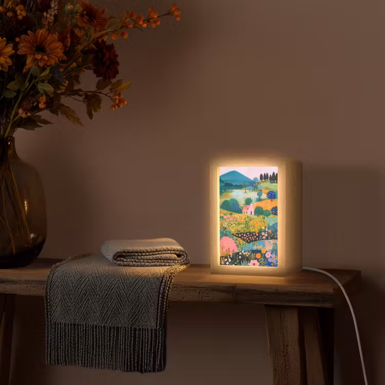 Heuvellandschap - Fantasierijk - Kleurcontrasten Light Box met kabel (Tafellamp) klein -sfeer4