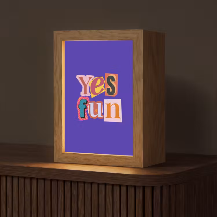 Yes fun - Kleurrijk - Collage-stijl Light Box met kabel (Tafellamp) klein -z3d_website