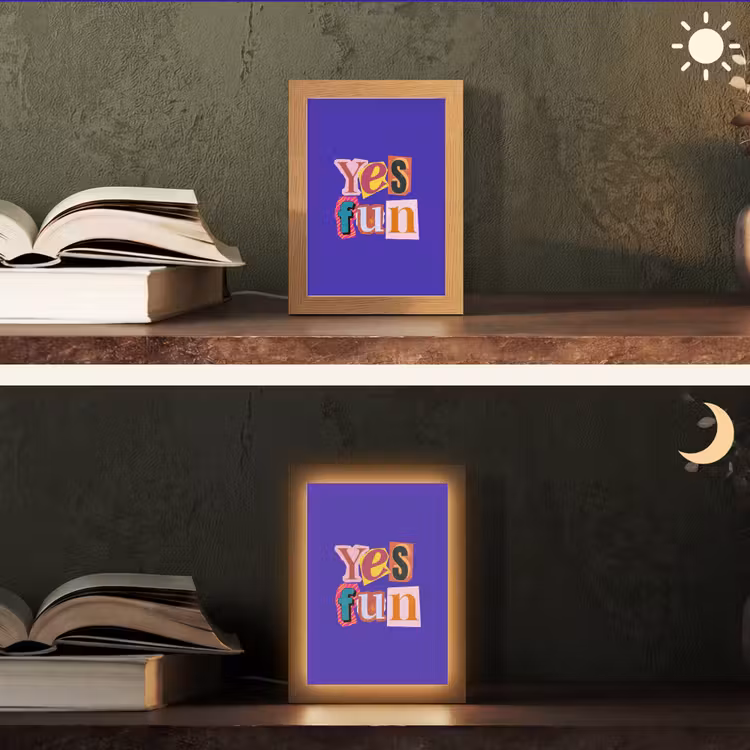 Yes fun - Kleurrijk - Collage-stijl Light Box met kabel (Tafellamp) klein -sfeer3