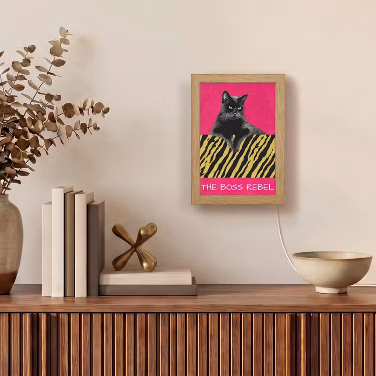 Kat - Baas - Roze - Tijgerprint Light Box met kabel (Tafellamp) klein -sfeer2