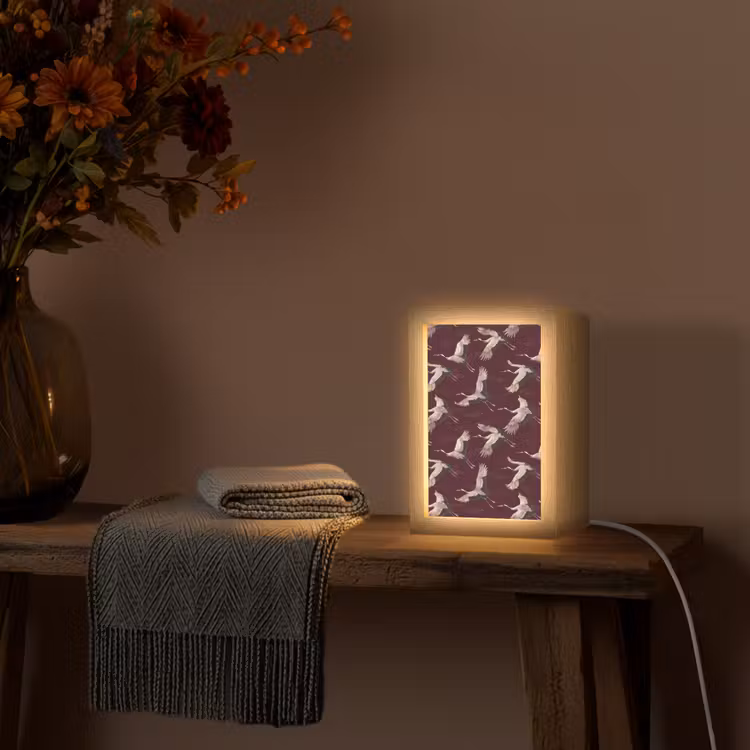 Kraanvogels - Klassiek - Bordeaux Light Box met kabel (Tafellamp) klein 925 -sfeer4