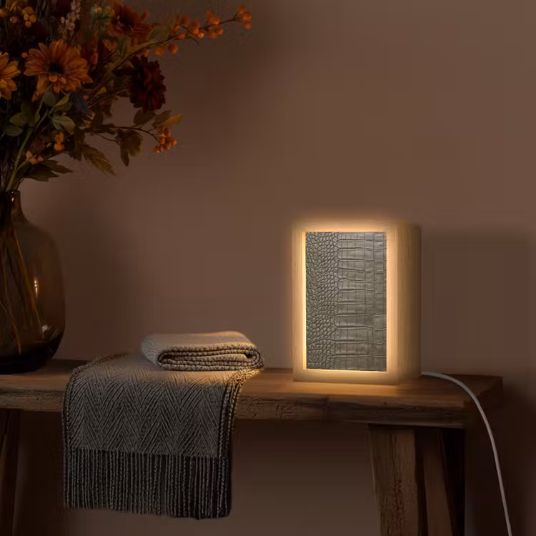 Krokodillenleer - Structuur - Groen Light Box met kabel (Tafellamp) klein -sfeer4