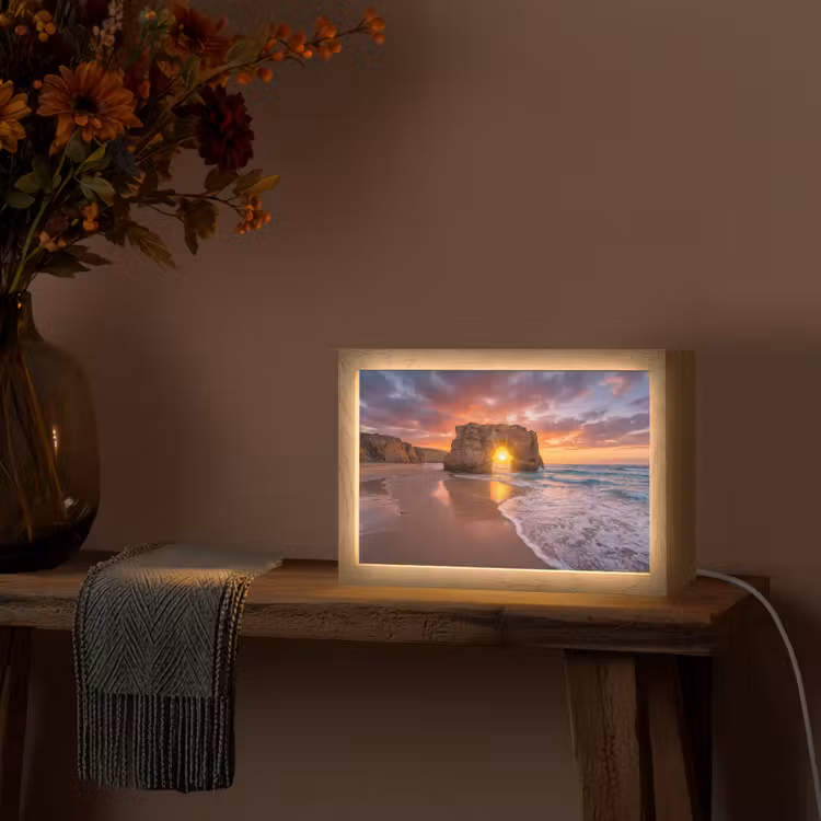 Kust - Rots - Zonsondergang - Zee - Natuur Light Box met kabel (Tafellamp) klein -sfeer4