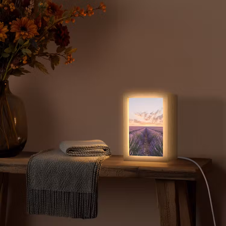 Landschap - Lavendelveld - Paars Light Box met kabel (Tafellamp) klein -sfeer4