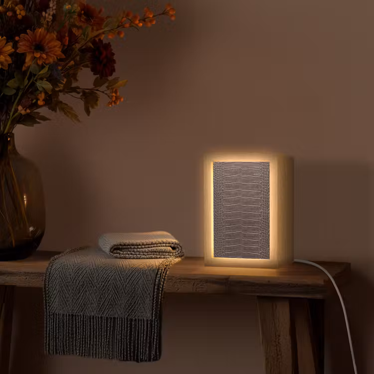 Leer - Krokodil - Mat Light Box met kabel (Tafellamp) klein -sfeer4
