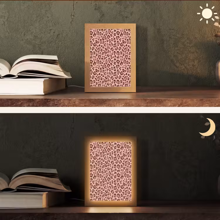 Luipaard - Patroon - Roze Light Box met kabel (Tafellamp) klein 925 -sfeer3