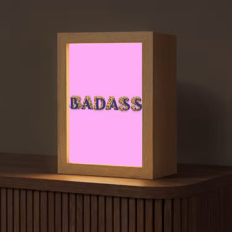 Felroze - Badass - Panterprint - Schaduw Light Box met kabel (Tafellamp) klein -z3d_website