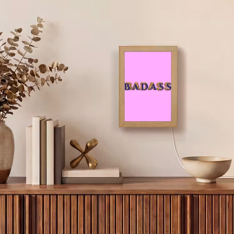 Felroze - Badass - Panterprint - Schaduw Light Box met kabel (Tafellamp) klein -sfeer2