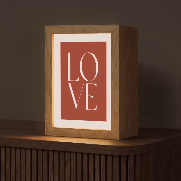 Love - Rood - Minimalistisch Light Box met kabel (Tafellamp) klein -z3d_website