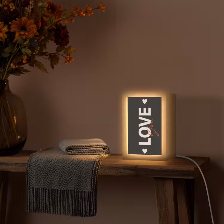Love - Rood - Valentijn Light Box met kabel (Tafellamp) klein -sfeer4