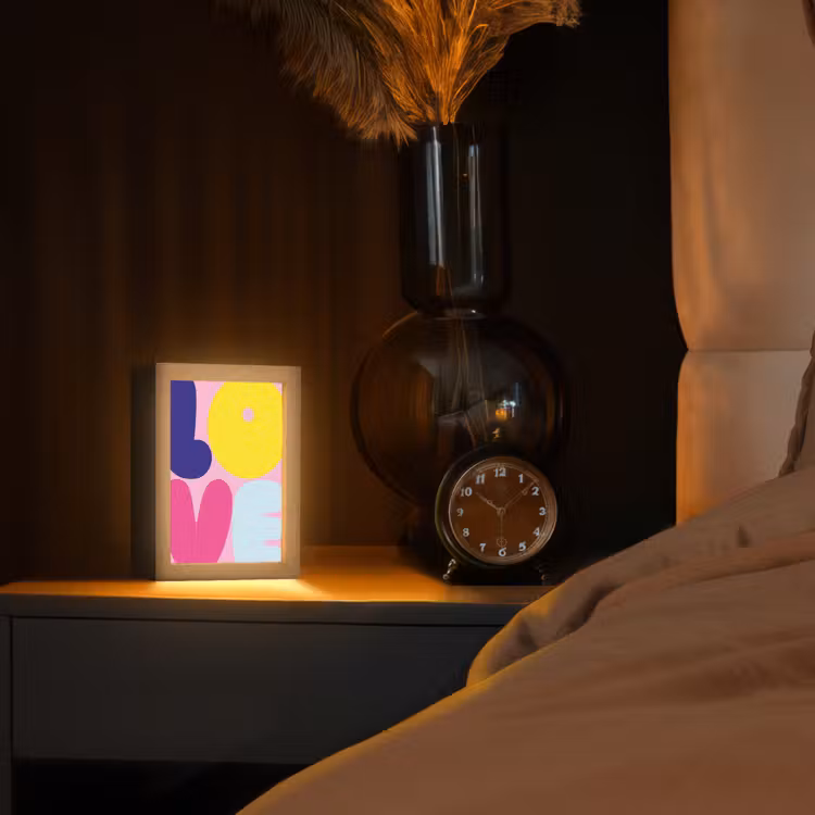 Love - Valentijn - Kleurrijk Light Box met kabel (Tafellamp) klein -sfeer1