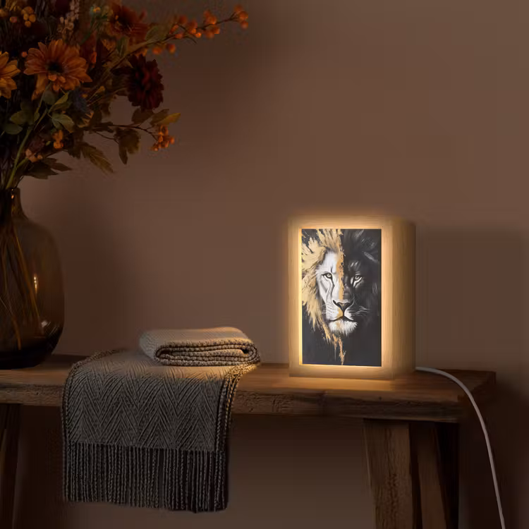 Leeuw - Gesplitst - Zwart - Lijn Light Box met kabel (Tafellamp) klein -sfeer4