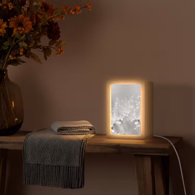 Paardenbloem - Waterdruppels - Stilleven - Modern Light Box met kabel (Tafellamp) klein -sfeer4
