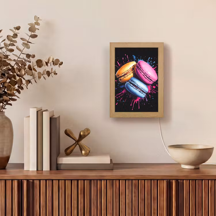 Macarons - Dessert - Graffiti - Kleurrijk - Roze - Blauw - Geel Light Box met kabel (Tafellamp) klein -sfeer2