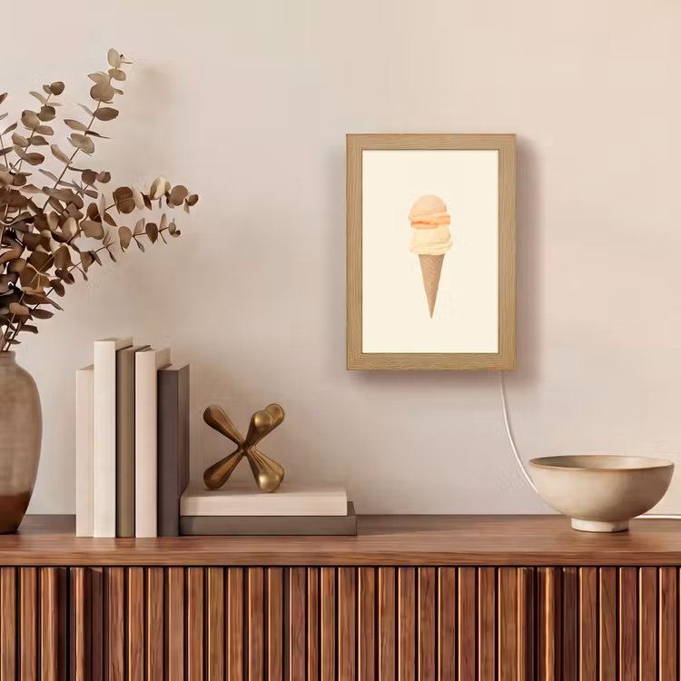 Minimalistisch - Schepijs - Hoorntje - Beige Light Box met kabel (Tafellamp) klein -sfeer2
