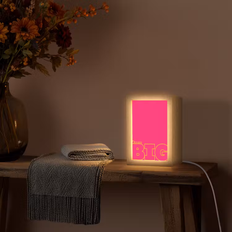 Minimalistisch - Roze - Dream big - Grafisch Light Box met kabel (Tafellamp) klein -sfeer4