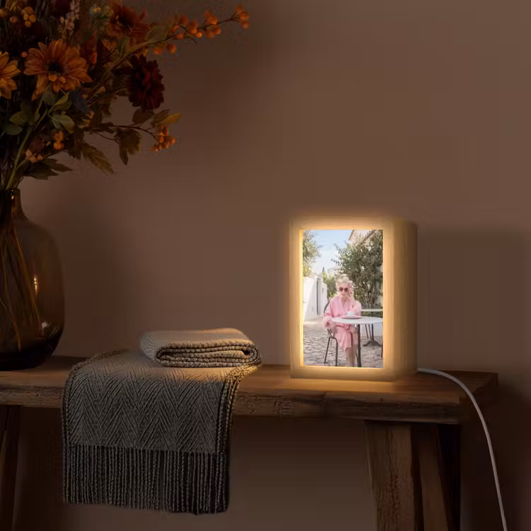Ochtendjas - Krulspelden - Roze Light Box met kabel (Tafellamp) klein -sfeer4