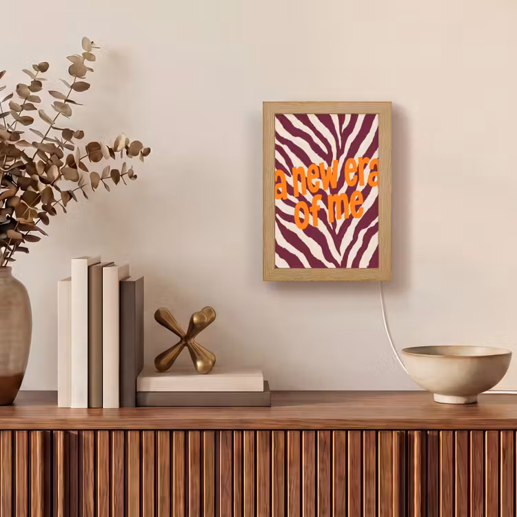 New era - Bordeaux - Zebraprint Light Box met kabel (Tafellamp) klein -sfeer2