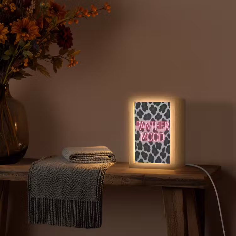 Panterprint - Zwart - Neonletters - Roze Light Box met kabel (Tafellamp) klein -sfeer4