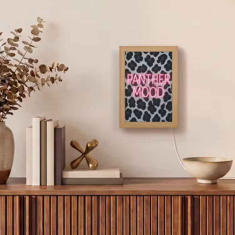 Panterprint - Zwart - Neonletters - Roze Light Box met kabel (Tafellamp) klein -sfeer2