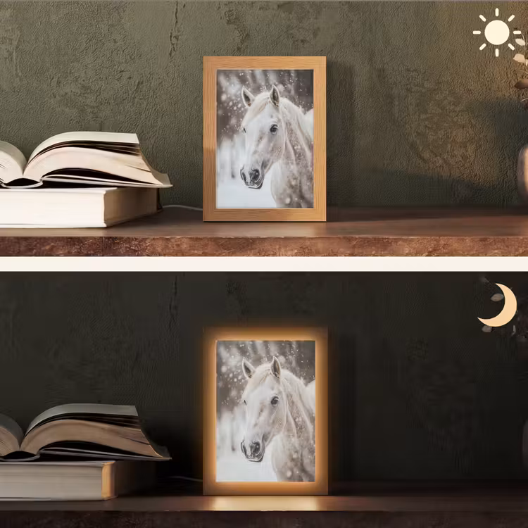 Paard - Wit - Winter - Natuur - Sneeuw - Dieren Light Box met kabel (Tafellamp) klein -sfeer3