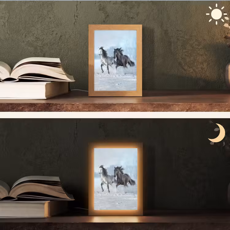 Paarden - Winter - Dieren - Natuur - Sneeuw Light Box met kabel (Tafellamp) klein -sfeer3