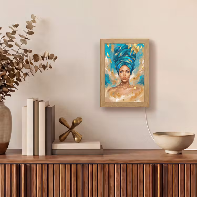 Portret - Vrouw - Schilderij - Blauw - Goud - Expressief Light Box met kabel (Tafellamp) klein -sfeer2