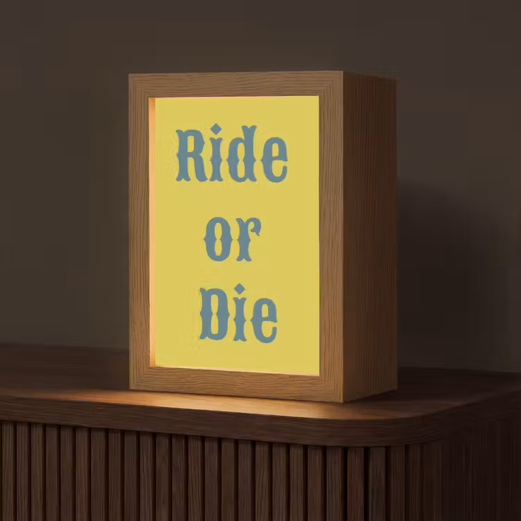 Ride or die - Geel - Blauw Light Box met kabel (Tafellamp) klein -z3d_website