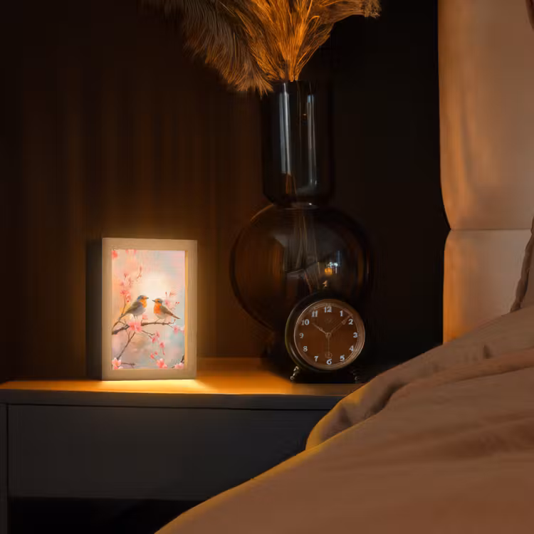 Roodborstjes - Sierlijk - Bloesemtak Light Box met kabel (Tafellamp) klein -sfeer1