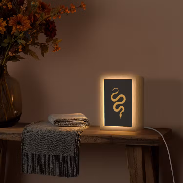 Slang - Minimalistisch - Goud Light Box met kabel (Tafellamp) klein -sfeer4