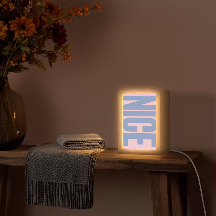 Nice - Paars - Roze Light Box met kabel (Tafellamp) klein -sfeer4