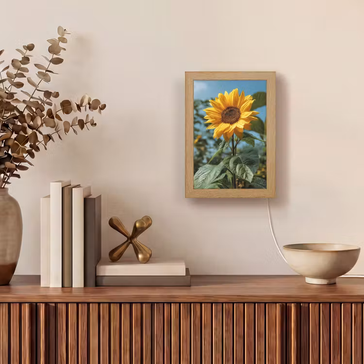 Zonnebloemen - Helderblauwer lucht - Gras Light Box met kabel (Tafellamp) klein -sfeer2