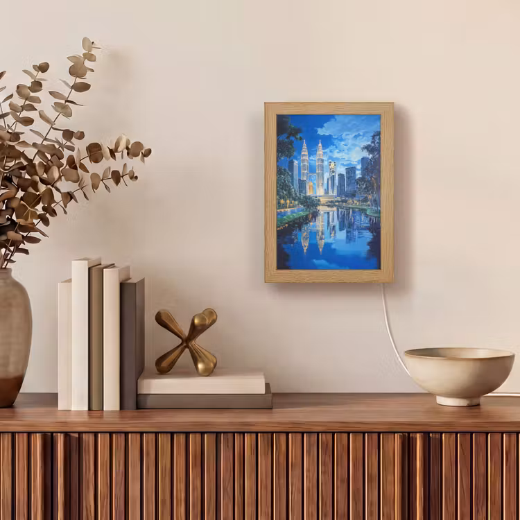 Stad Kuala Lumpur - Skyline - Wolkenkrabbers - Water Light Box met kabel (Tafellamp) klein -sfeer2